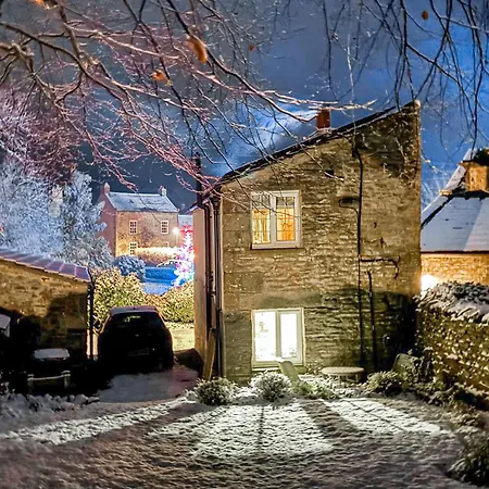 Pond 펜션 West Witton